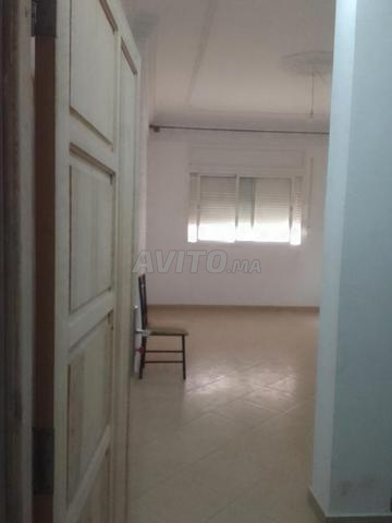 Appartement double façades près de bus bien aéré - 2