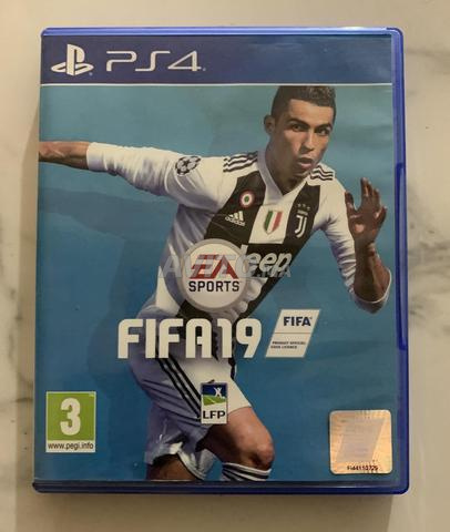 3 CD FIFA 17-FIFA 18-FIFA 19 (Alex Hunter)(PS4-PS5)
