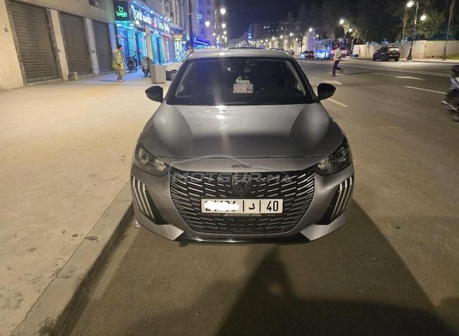 Peugeot 208 Diesel Manuelle 2024 à Tanger