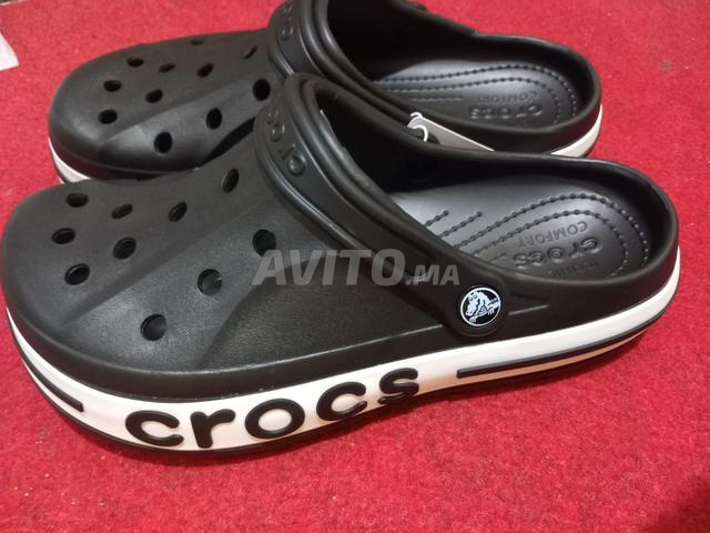 Sandales Crocs humides, confortables, originales disponibles en tailles 36 à 44