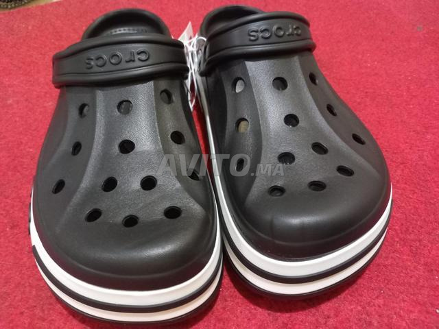 Sandales Crocs humides, confortables, originales disponibles en tailles 36 à 44 - 2