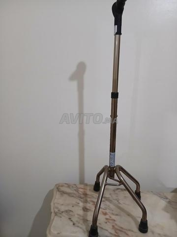 عكاز بأربع أرجل - 2
