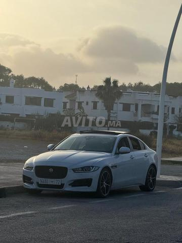 Jaguar Xe R sport excellent état - 2