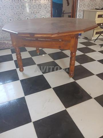 طاولة للبيع - 2