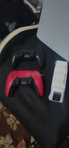 PS5 Slim 1To avec 2 manettes et station de charge - 2