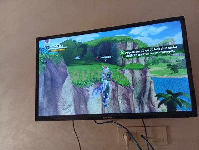 PS4 Slim à vendre prix raisonnable avec manette originale et disque - 2