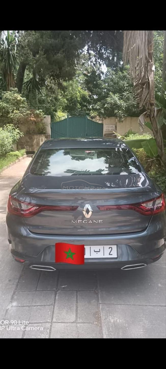 Renault sedan 