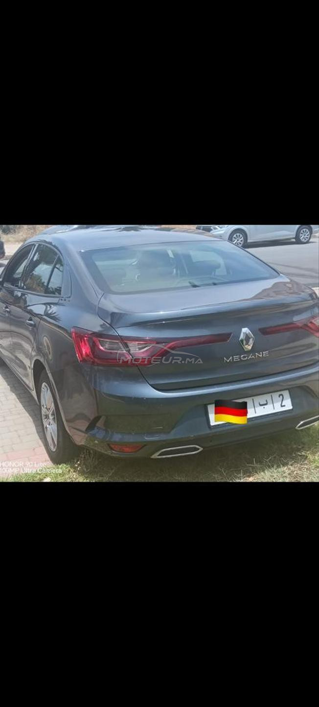 Renault sedan modèle 2024 automatique 