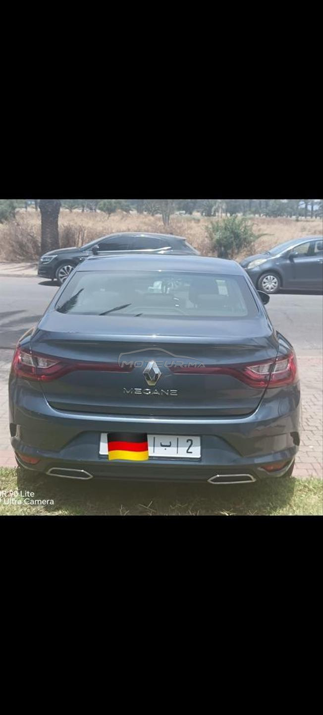 Renault sedan modèle 2024 automatique 