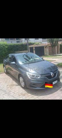 Renault sedan modèle 2024 automatique - 2