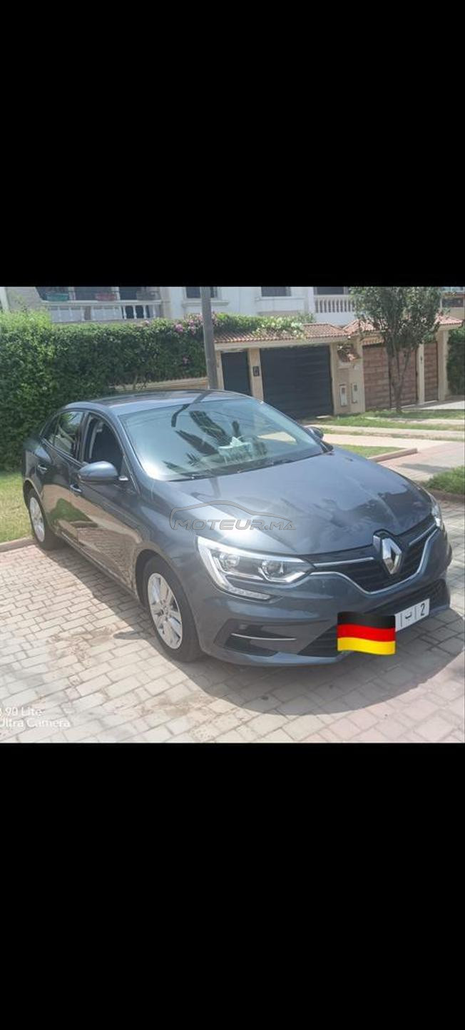 Renault sedan modèle 2024 automatique 