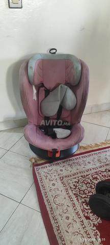 عربة أطفال شيكو ومقعد سيارة ISOFIX