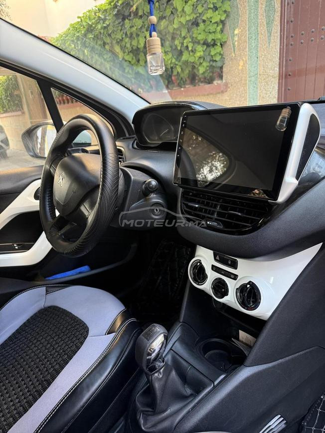 peugeot 208 gazoil en bon etat 