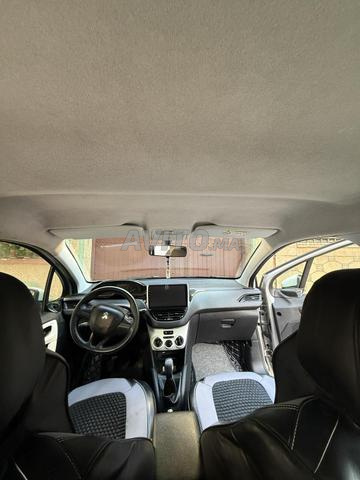 Peugeot 208 diesel en bon état - 2