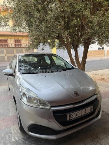 Peugeot 208 diesel en bon état