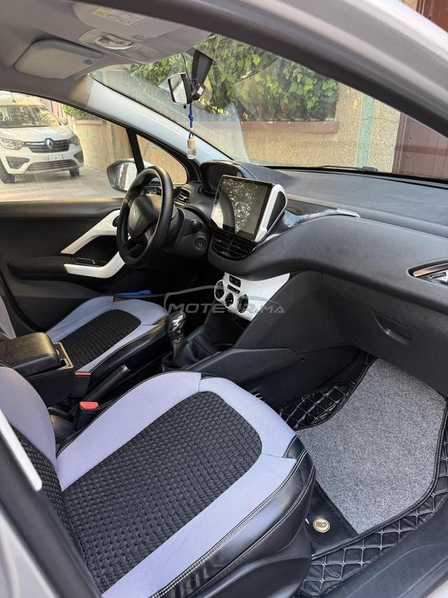 peugeot 208 gazoil en bon etat 