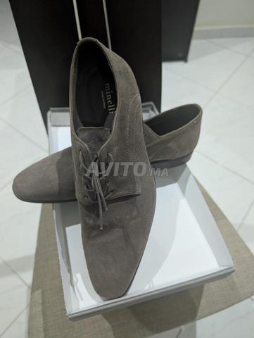 Chaussure de marque neuve