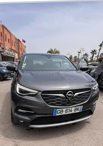 voiture d'occasion - 2