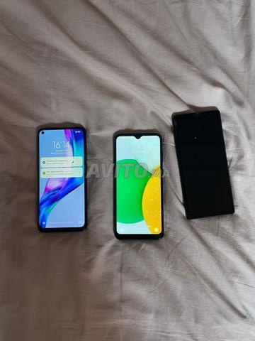 3 téléphones à vendre Redmi et Samsung