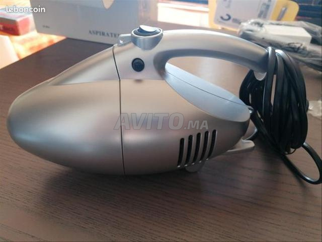 Aspirateur à main à vendre - 2