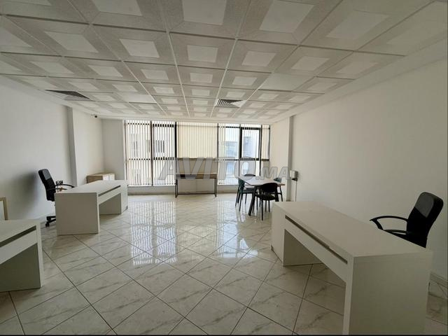 Bureau meublé à louer au centre