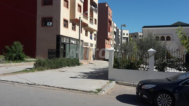 VENTE UN MAGASIN COMMERCIAL 53 M2 - 2