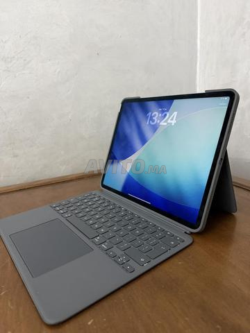آيباد إير M2 13 بوصة 512 جيجا مع كيبورد كومبو تاتش