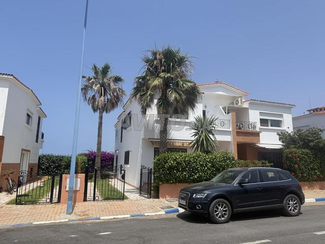 Villa en résidence privée à louer à Mansouria