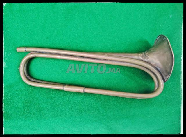 Ancien clairon militaire - 2