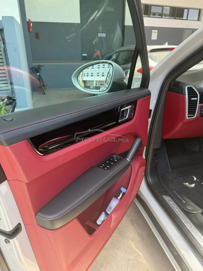 voiture porche hybride 2024 1er main