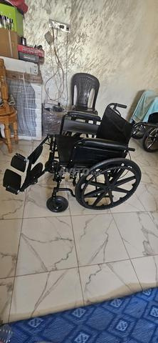 Fauteuil roulant (fauteuil roulant pour handicapés)