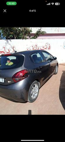 Peugeot 208 Diesel Manuelle 2019 à Casablanca - 2