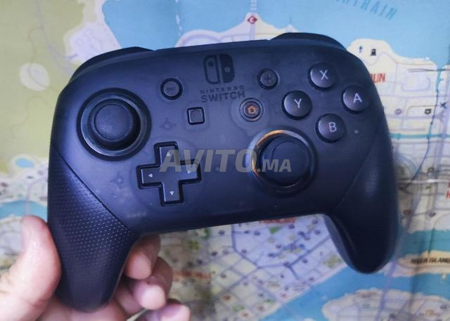 يد تحكم برو أصلية لاسلكية بحالة جيدة جداً متوافقة مع Nintendo Switch