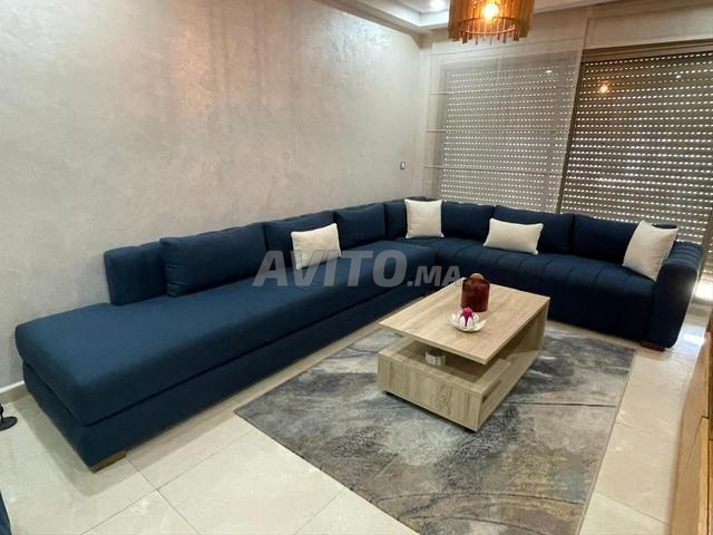 Grand canapé d’angle bleu foncé – style moderne - 2