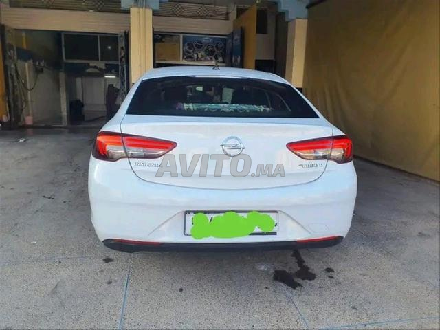 Opel Insignia Diesel Manuelle 2019 à Agadir - 2