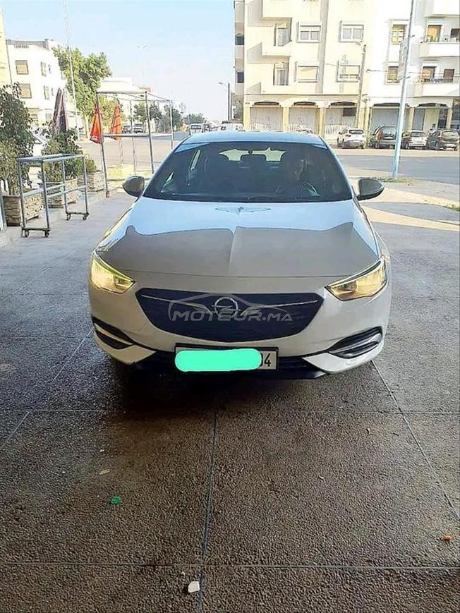 voiture Opel insignia 