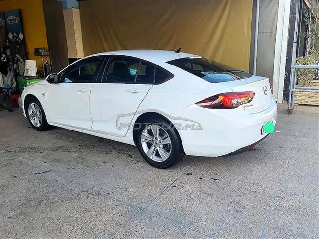 voiture Opel insignia 