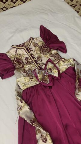 Caftan robe pour une fille de deux ans