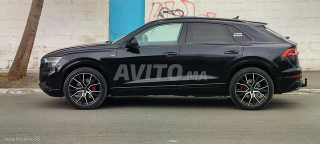 شركة تعرض للبيع Q8 Sline quattro 5.0 - 2