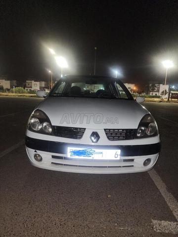 Je vends ma voiture Clio 2 modèle 2002 - 2