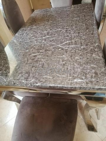 Table avec chaises - 2
