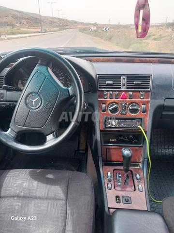 Mercedes C250 bon état d'origine