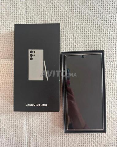 Samsung S24 Ultra 256g Importé d'Allemagne Comme neuf