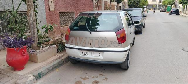 Voiture Fiat Uno - 2