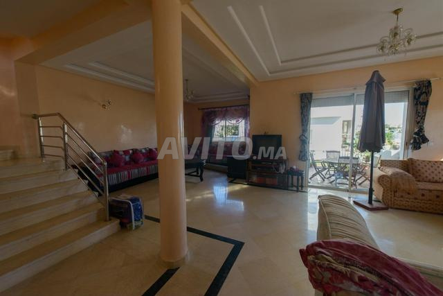 Magnifique villa Triplex à vendre avec piscine - 2