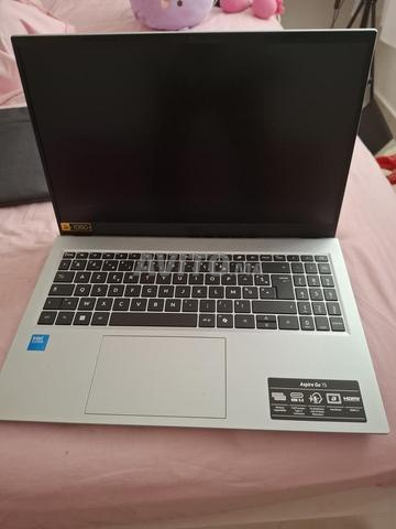 حاسوب محمول Acer core i7 بحالة ممتازة