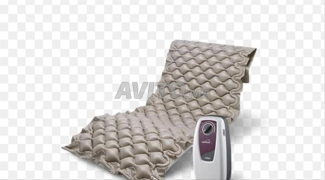 Lit médical et matelas - 2