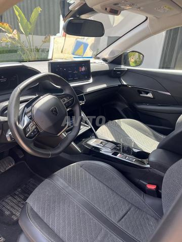 Voiture Peugeot 208 - 2