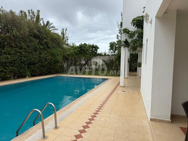 Villa 1800 m à Bir Kacem