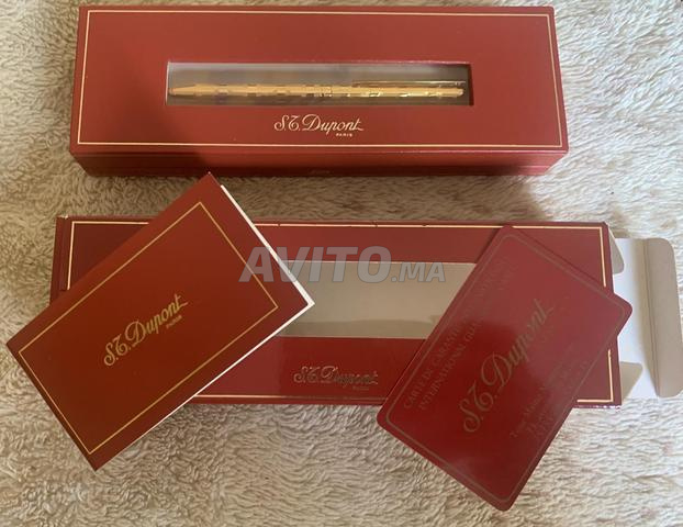 Stylo plaqué or de marque S.T. Dupont